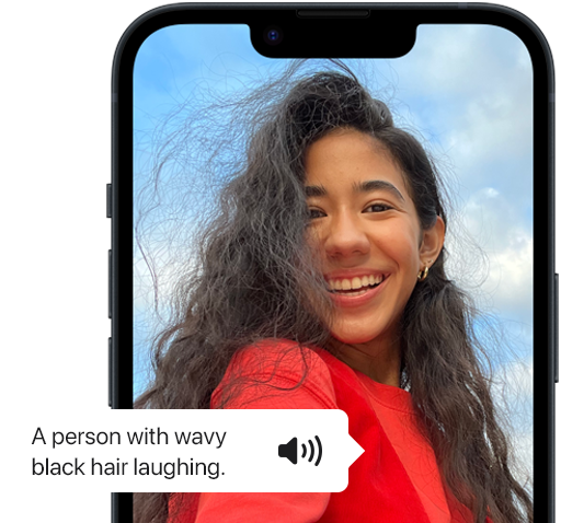 VoiceOver décrivant la photo d’une personne sur un iPhone.