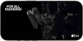 Scène de l’épisode 1 Lune rouge de la série Apple TV+ For All Mankind s’affichant sur un iPhone 16 Pro