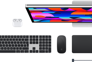 Accessoires Mac : AirPods, Studio Display, Magic Keyboard, Magic Mouse, Magic Trackpad, câble de charge MagSafe en couleur minuit